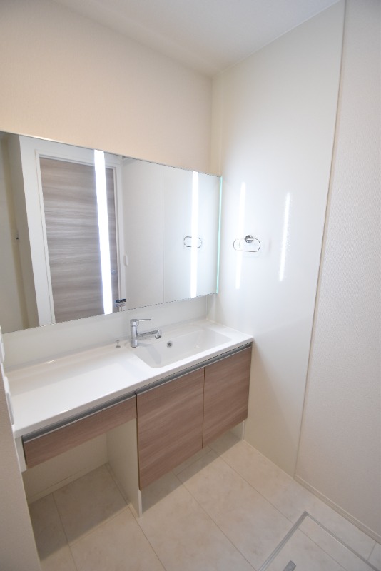 ��ʌ��������܎s����厚�w��̃A�p�[�g�̐��ʏ�