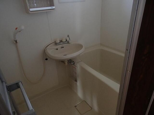 ��ʌ������s���v��̃A�p�[�g�̐��ʏ�