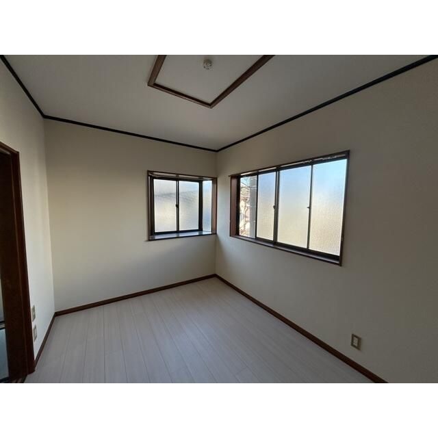 ��ʌ�����s�厚������̃A�p�[�g�̂��̑������E�X�y�[�X