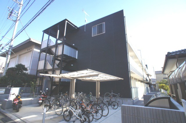 ��ʌ��������܎s�Y�a��̉ƂR����15-8�̃}���V�����̌����O��