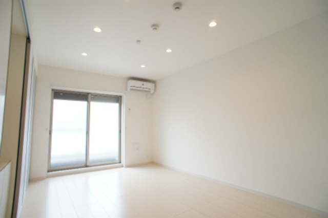 ��ʌ��������܎s�Y�a��̉ƂR���ڂ̃}���V�����̋��ԁE���r���O