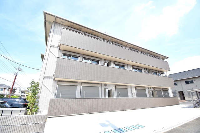 ��ʌ��������܎s����厚��1398-1�̃A�p�[�g�̌����O��