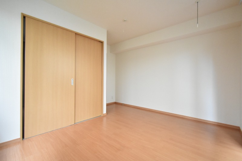 ��ʌ��������܎s��{��听���Q���ڂ̃A�p�[�g�̋��ԁE���r���O