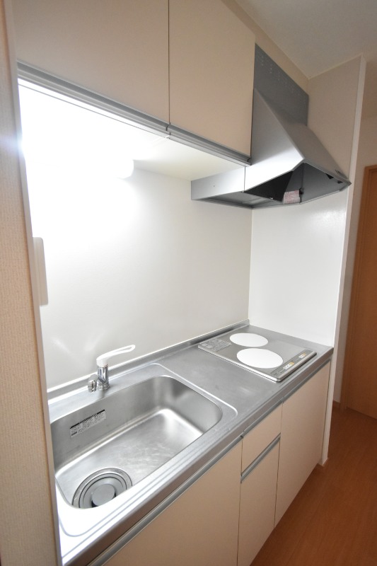 ��ʌ��������܎s��{��听���Q���ڂ̃A�p�[�g�̃L�b�`��