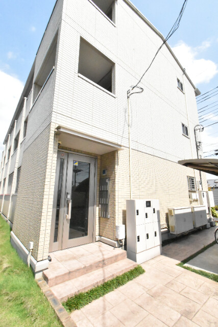 ��ʌ������s���]�U���ڂ̃A�p�[�g�̃G���g�����X