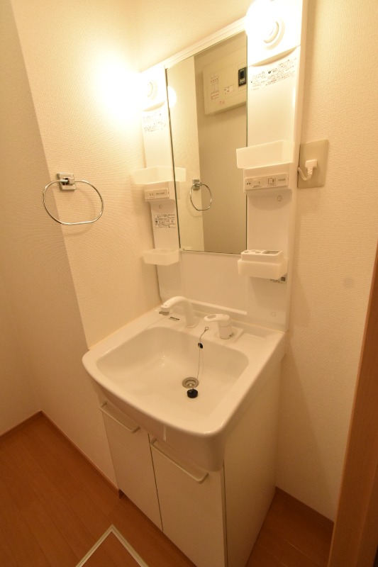 ��ʌ��������܎s��{��听���Q���ڂ̃A�p�[�g�̐��ʏ�