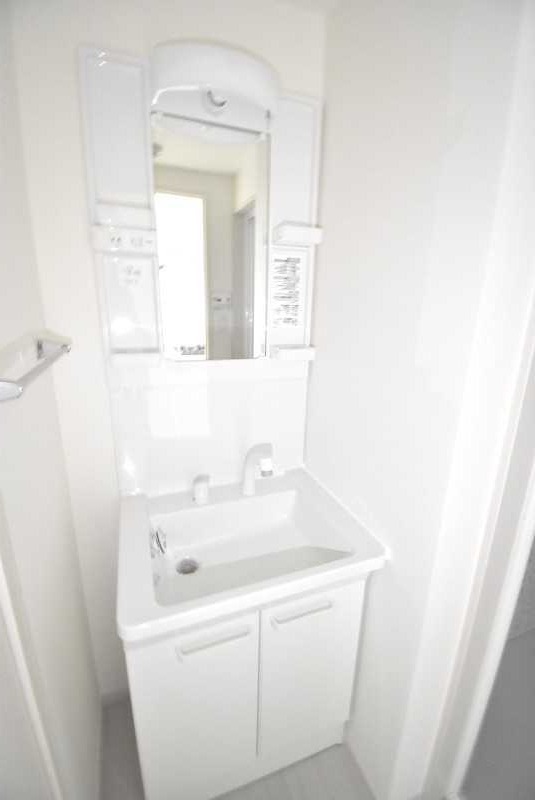 ��ʌ��������܎s�k��{�����R���ڂ̃}���V�����̐��ʏ�