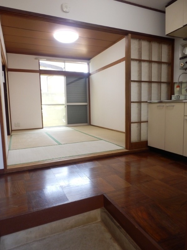 ��ʌ��������܎s������厚�쒆��̃A�p�[�g�̌���