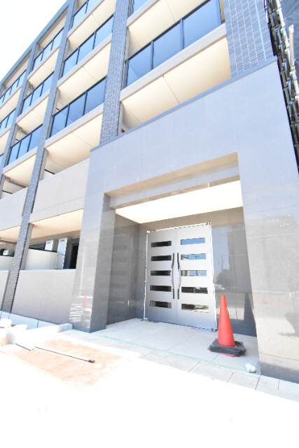 ��ʌ��������܎s�΋�厚���̃}���V�����̃G���g�����X