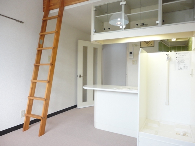 ��ʌ��������܎s�k����i���R���ڂ̃A�p�[�g�̋����E���r���O