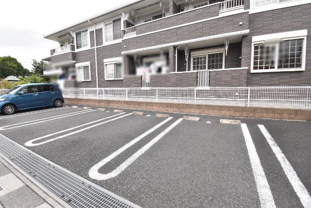 ��ʌ�����s���ԂQ���ڂ̃A�p�[�g�̒��ԏ�