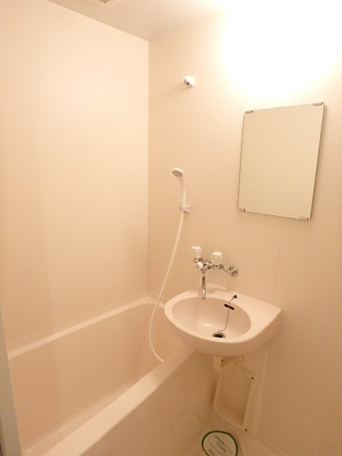 ��ʌ��������܎s��{����ؒ��Q���ڂ̃}���V�����̃o�X