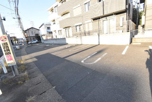 ��ʌ��������܎s�Y�a���؍�T���ڂ̃}���V�����̒��ԏ�