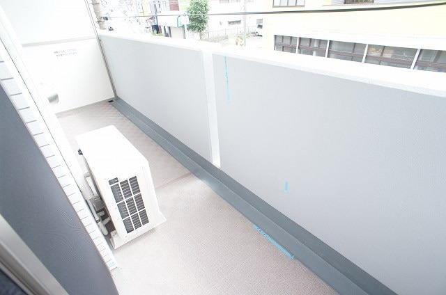 ��ʌ�����s��؂Q���ڂ̃}���V�����̃o���R�j�[