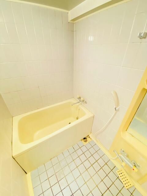 ��ʌ�����s�˒˂P���ڂ̃}���V�����̃o�X