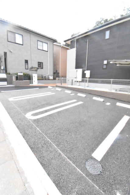 ��ʌ��������܎s�k��ʏ����̃A�p�[�g�̒��ԏ�