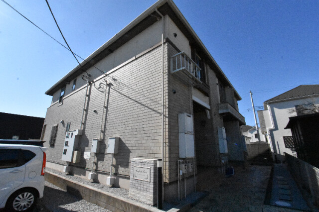 ��ʌ������s����841-3�̃A�p�[�g�̌����O��