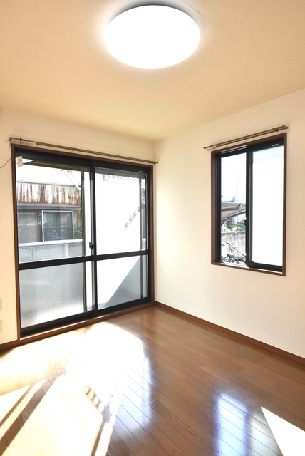 ��ʌ��������܎s������㗎���S���ڂ̃A�p�[�g�̂��̑������E�X�y�[�X