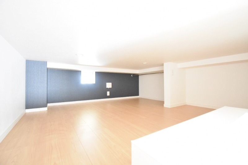 ��ʌ��������܎s�k��{�����Q���ڂ̃A�p�[�g�̂��̑������E�X�y�[�X