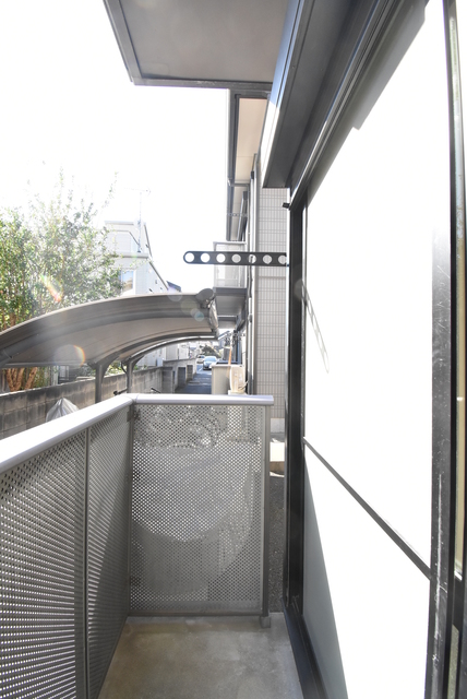 ��ʌ��������܎s������㗎���S���ڂ̃A�p�[�g�̃o���R�j�[