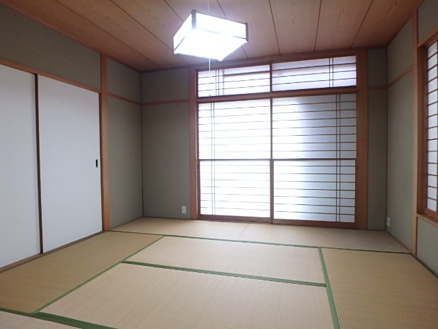 ��ʌ��������܎s��{��V�����Q���ڂ̃A�p�[�g�̂��̑������E�X�y�[�X