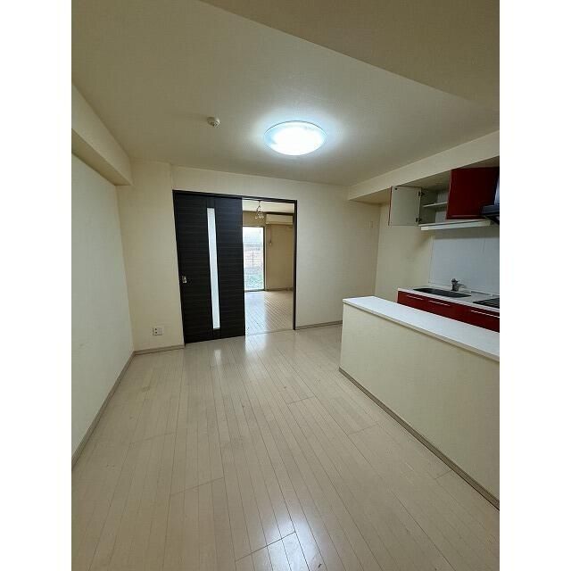 ��ʌ�����s���L�P���ڂ̃}���V�����̋��ԁE���r���O