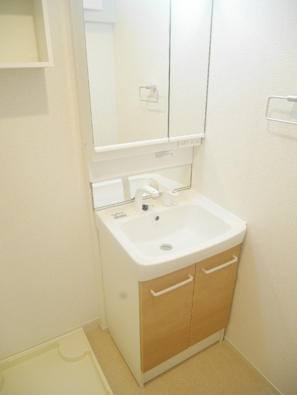 ��ʌ��������܎s�k��g�쒬�Q���ڂ̃A�p�[�g�̐��ʏ�