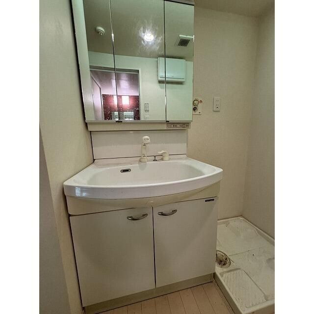 ��ʌ�����s���L�P���ڂ̃}���V�����̐��ʏ�