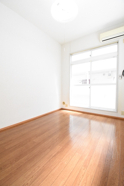 ��ʌ��������܎s�����擌��{�U���ڂ̃A�p�[�g�̋��ԁE���r���O