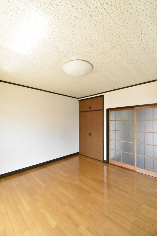 ��ʌ��@�c�s���P���ڂ̃A�p�[�g�̋��ԁE���r���O