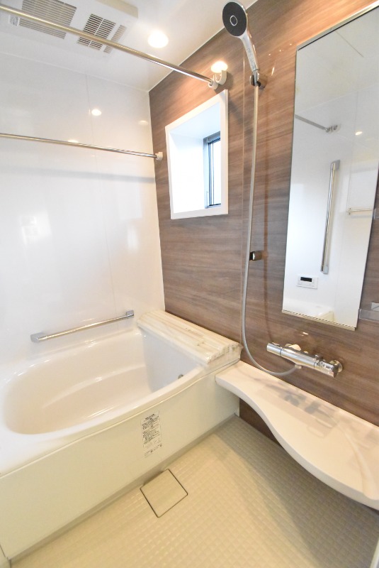 ��ʌ��������܎s��{��g�~���S���ڂ̃}���V�����̃o�X