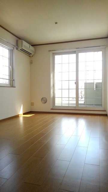 ��ʌ��@�c�s����Q���ڂ̃A�p�[�g�̋��ԁE���r���O