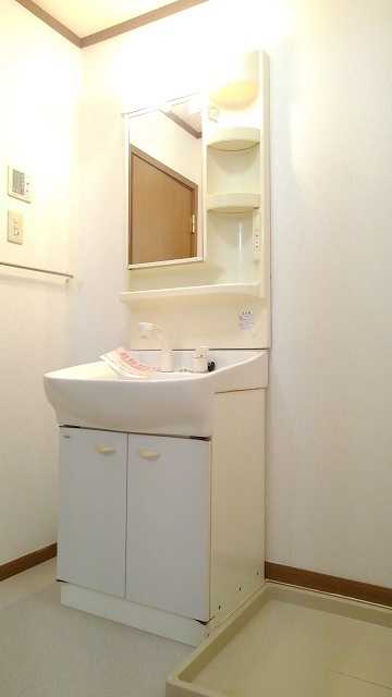 ��ʌ��@�c�s����Q���ڂ̃A�p�[�g�̐��ʏ�