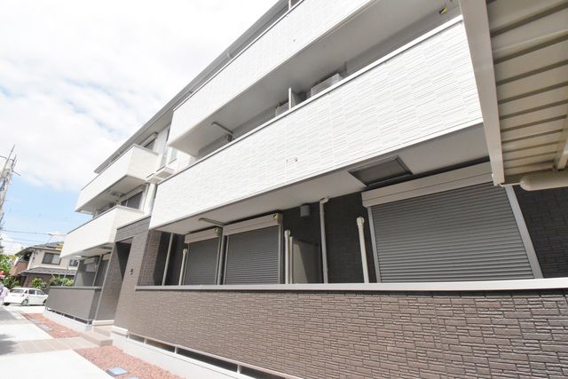 ��ʌ��������܎s��{��㏬��315-1�̃A�p�[�g�̌����O��