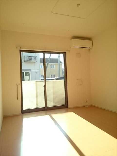 ��ʌ��@�c�s�@�c�Q���ڂ̃A�p�[�g�̋��ԁE���r���O