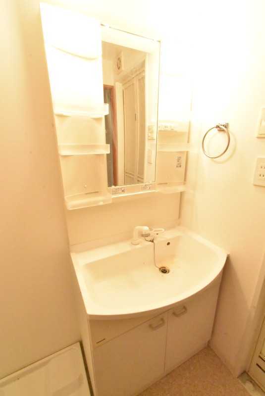 ��ʌ������s�����S���ڂ̃}���V�����̐��ʏ�