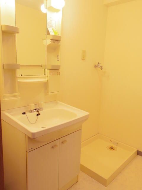 ��ʌ�����s���{���R���ڂ̃}���V�����̐��ʏ�