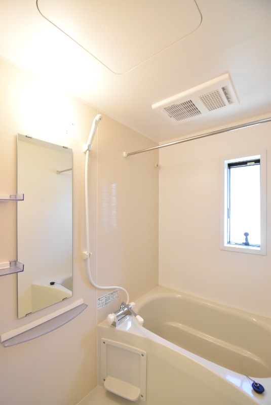 ��ʌ�����s���L�Q���ڂ̃A�p�[�g�̃o�X