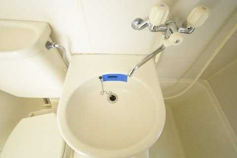 ��ʌ��������܎s������ۃ��蒬�̃A�p�[�g�̐��ʏ�