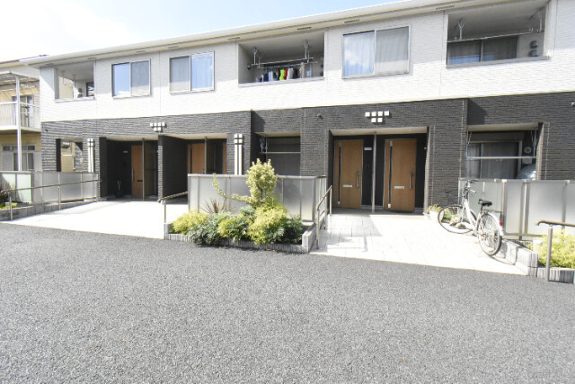 ��ʌ��@�c�s���m�؂P���ڂ̃A�p�[�g�̃G���g�����X