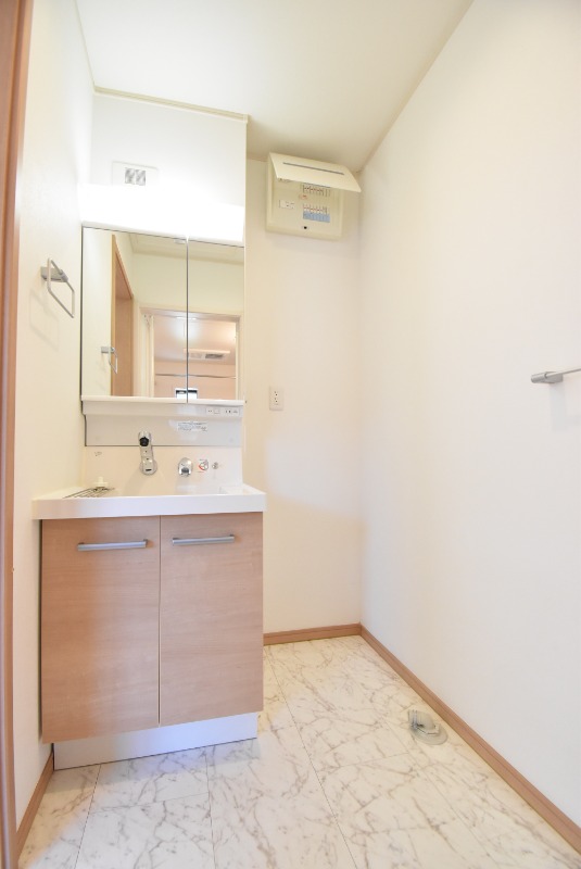 ��ʌ�����s���L�Q���ڂ̃A�p�[�g�̐��ʏ�