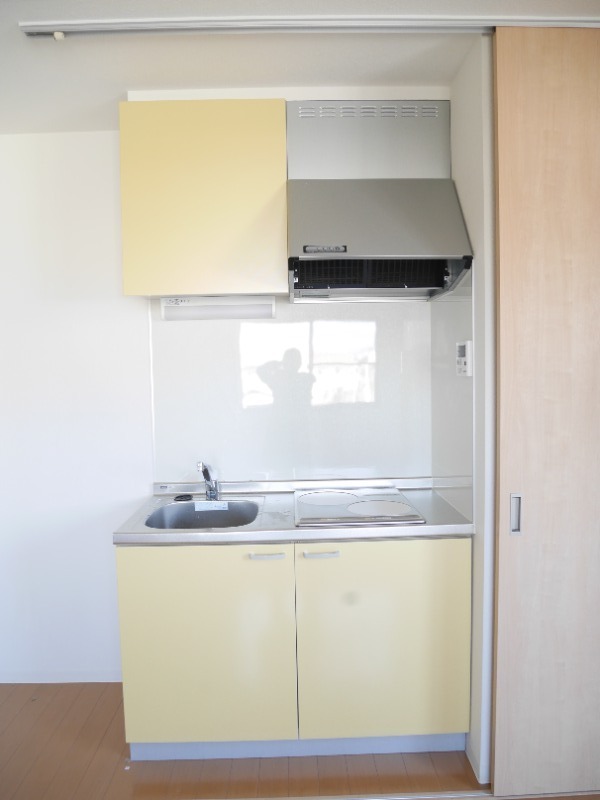 ��ʌ��@�c�s�������̃A�p�[�g�̃L�b�`��