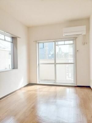 ��ʌ�����s���L�R���ڂ̃}���V�����̋��ԁE���r���O