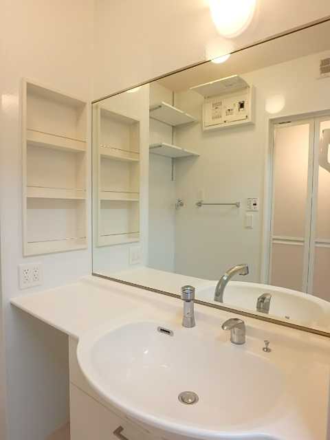 ��ʌ��������܎s�����擌��{�V���ڂ̃A�p�[�g�̐��ʏ�