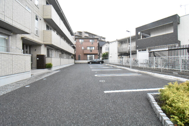 ��ʌ��������܎s�����擌��{�V���ڂ̃A�p�[�g�̒��ԏ�