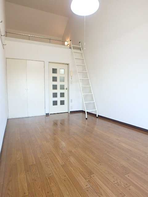 ��ʌ��������܎s������ۃ��蒬�̃A�p�[�g�̋����E���r���O