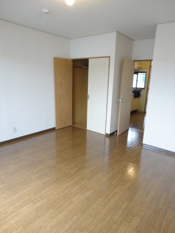 ��ʌ��������܎s�k��y�C���Q���ڂ̃A�p�[�g�̋��ԁE���r���O