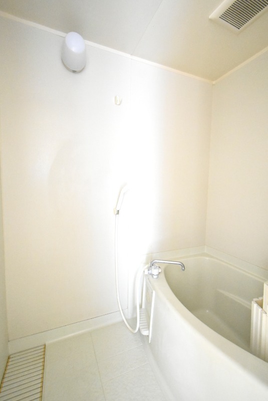 ��ʌ��������܎s����厚�y���̃A�p�[�g�̃o�X