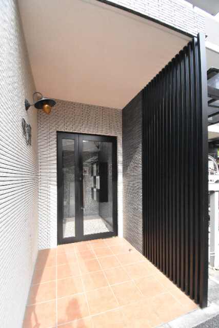 ��ʌ��������܎s�Y�a���ՂX���ڂ̃}���V�����̃G���g�����X