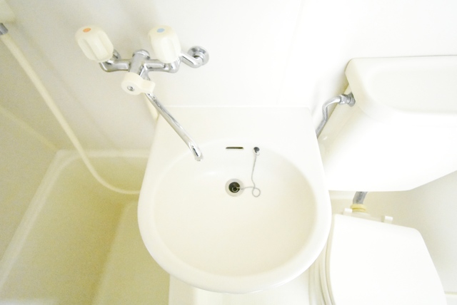 ��ʌ�����s�厚�����̃A�p�[�g�̐��ʏ�